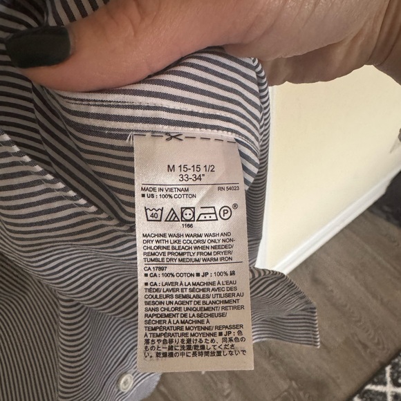 Banana Republic Non Iron Button Down Shirt - Picture 3 of 3